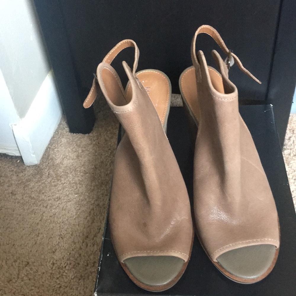 Lucky brand peep toes shoe boot